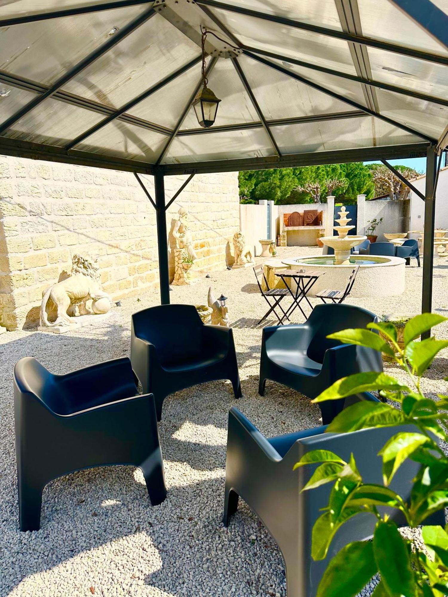 Les Appartements Du Mas - Rose Marie Aigues-Mortes Exteriör bild