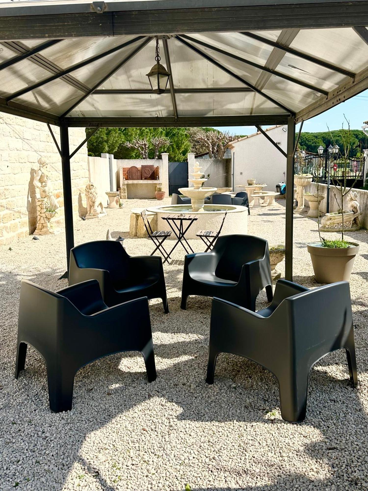 Les Appartements Du Mas - Rose Marie Aigues-Mortes Exteriör bild