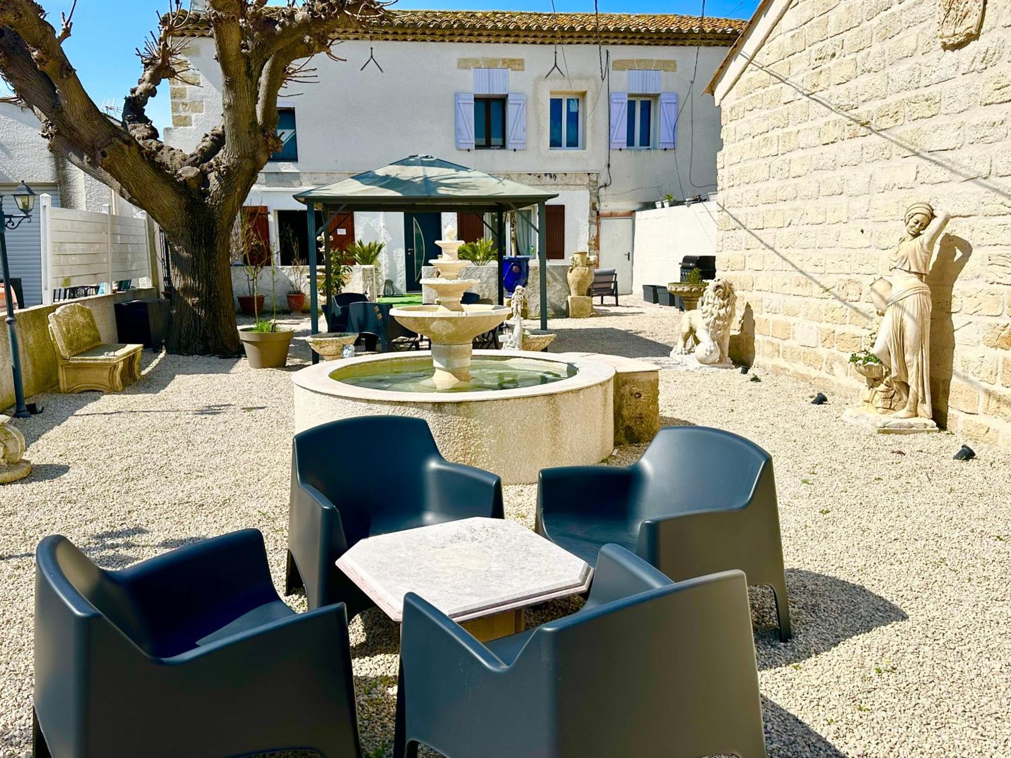 Les Appartements Du Mas - Rose Marie Aigues-Mortes Exteriör bild